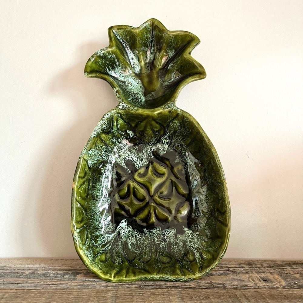 Vintage pineapple Pottery dish